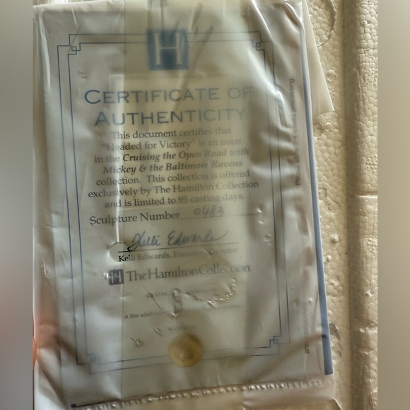 Disney Mickey Mouse NFL Baltimore RAVENS  Hamilton Collection HEADED FOR VICTORY - Picture 4 of 4